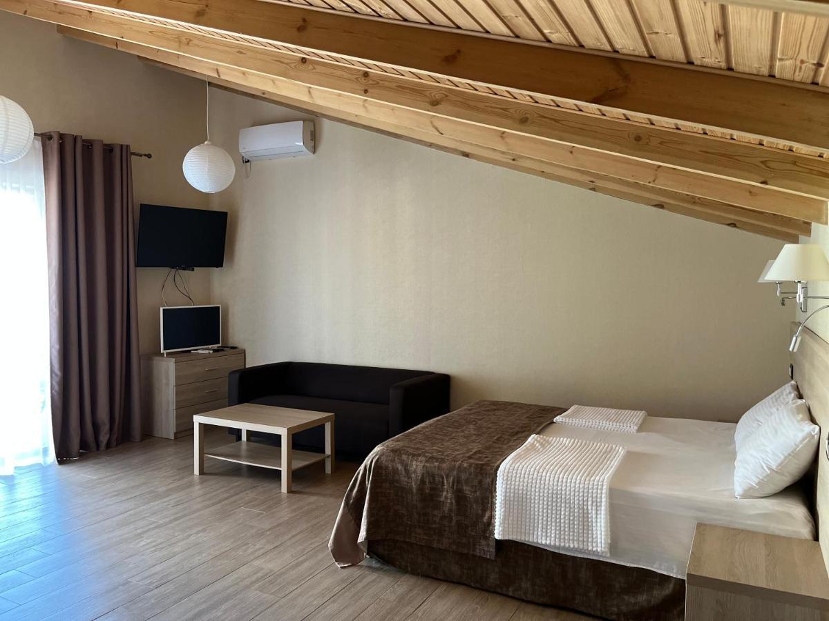 Guest House Letto Gagry Exterior photo