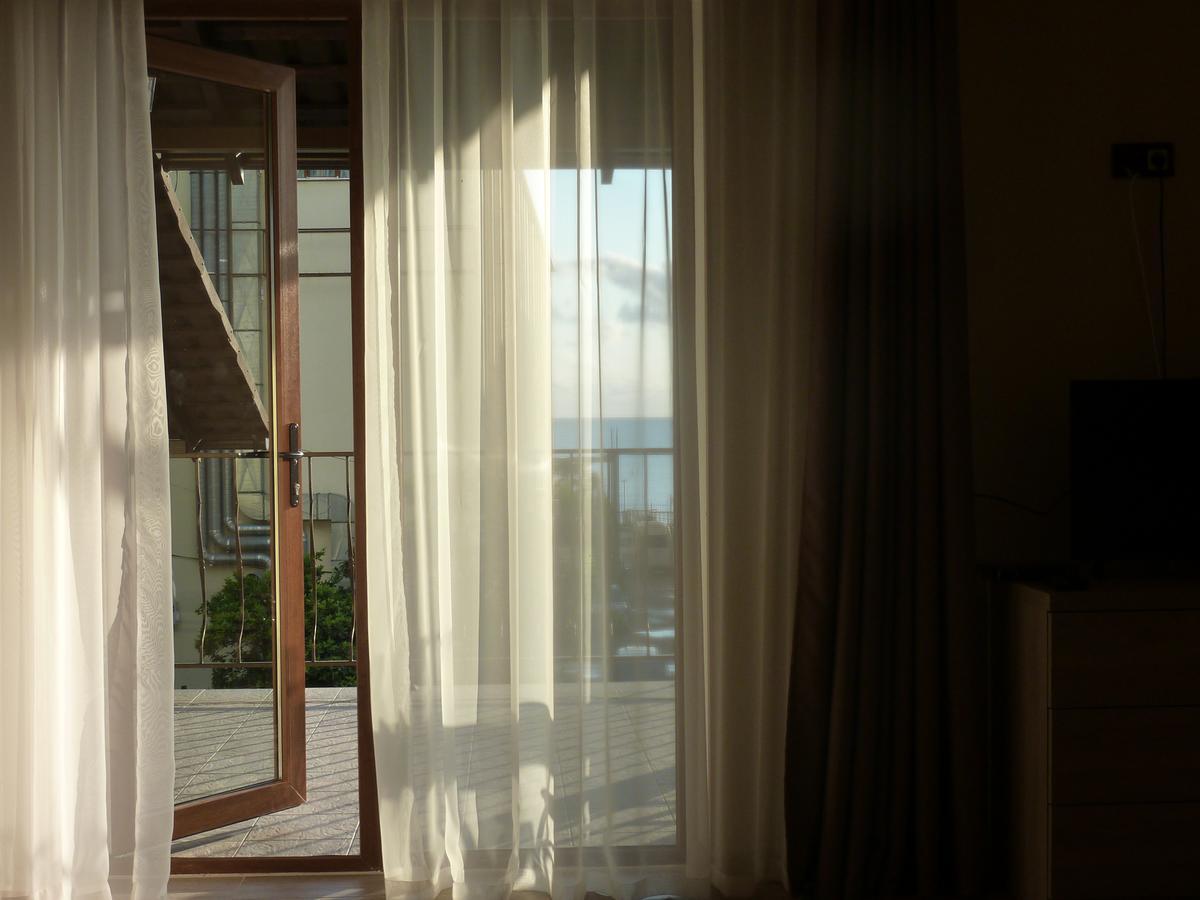 Guest House Letto Gagry Exterior photo