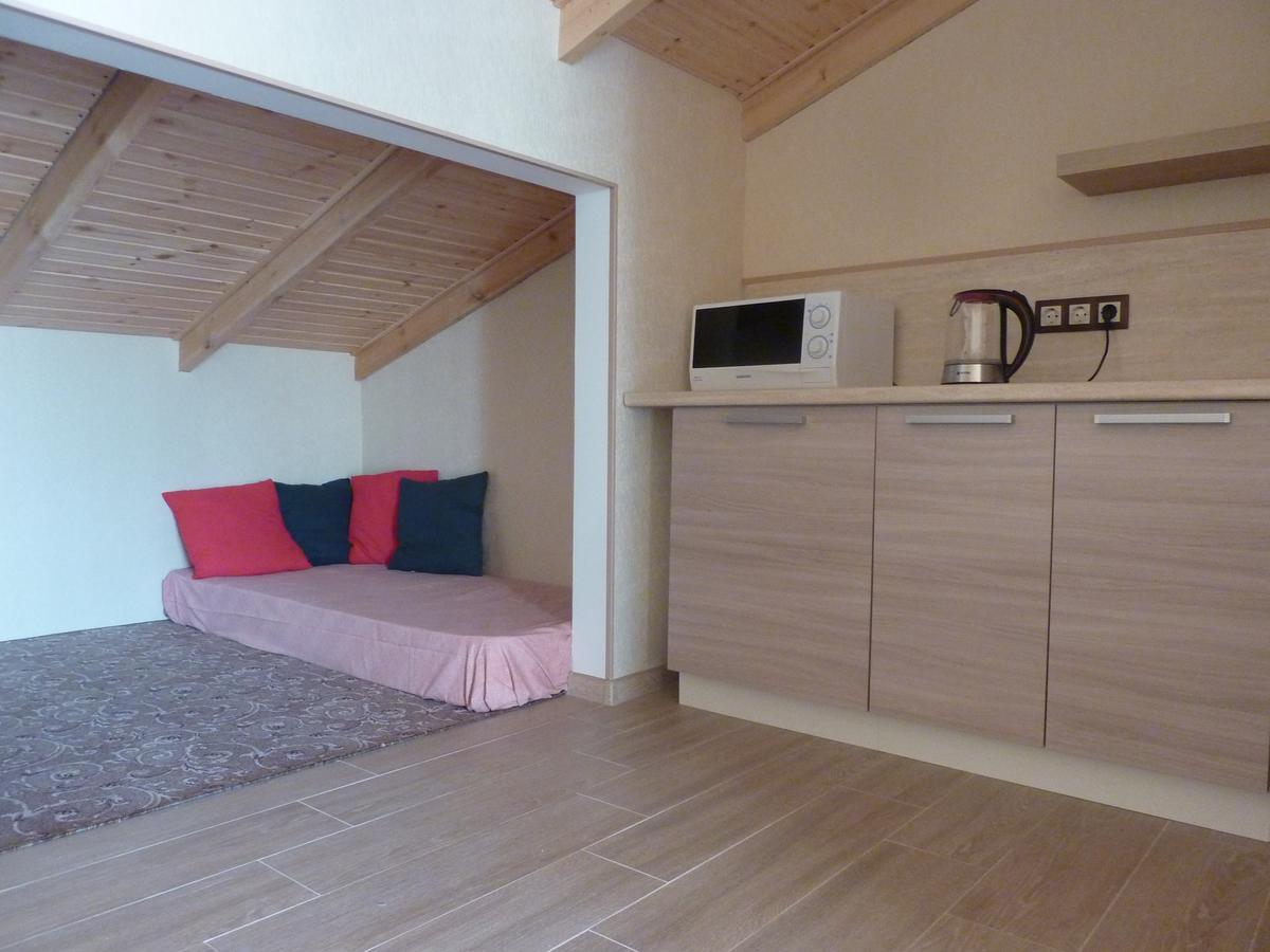 Guest House Letto Gagry Exterior photo